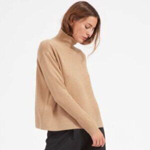 Everlane | The Cashmere Square Turtleneck Sweater | Camel | S